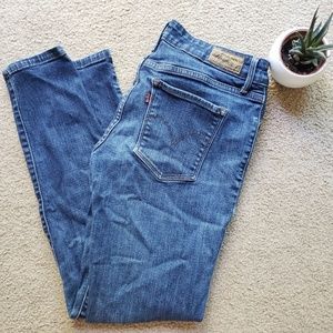 😍 Levi's demi curve skinny jeans medium wash